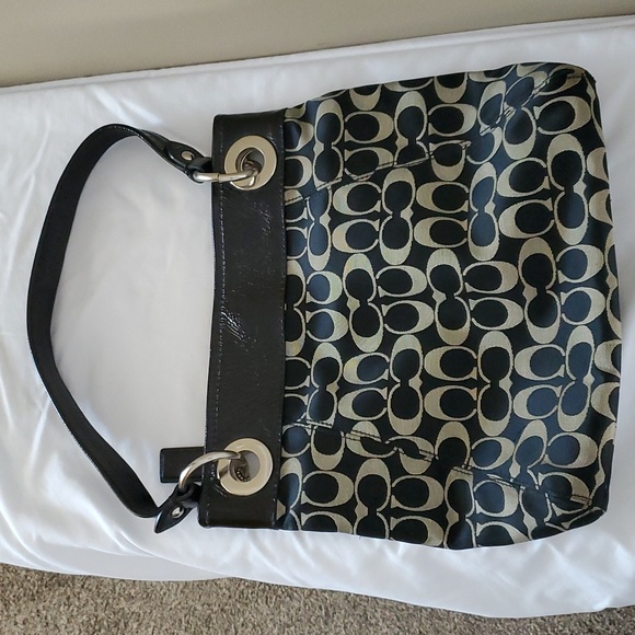 Authentic Coach shoulder bag - Picture 3 of 3